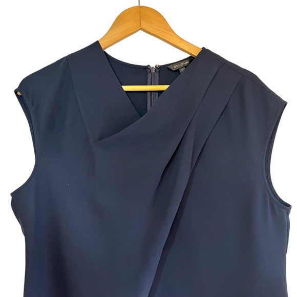 St. John silk sleeveless draped front blouse in navy size L excellent condition - Picture 2 of 11
